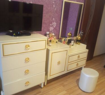 Qonaq otağı dəstləri: Yeni, Dolab, Komod, Masa və oturacaqlar — 6