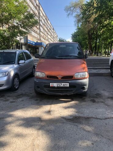 Nissan: Nissan Serena: 1998 г., 2 л, Механика, Бензин, Минивэн