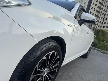corolla cros: Toyota Corolla: 1.5 l | 2019 il Universal — 4