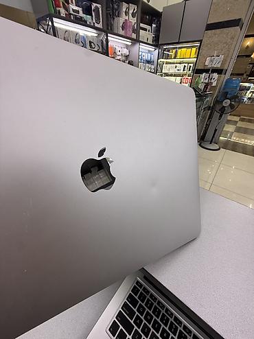 Ноутбуки Apple (MacBook): Б/у Macbook Air 13, Silver, M1, 8gb, 256gb, 220 циклов зарядки, 91% — 2