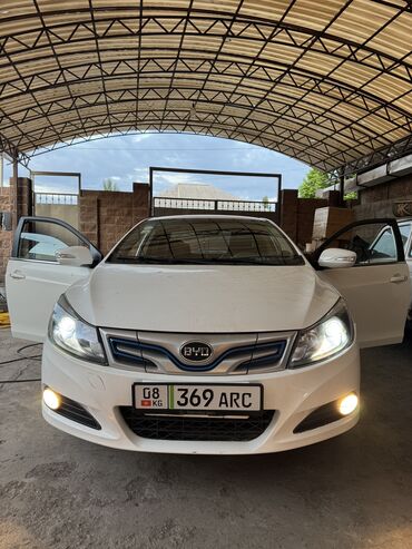 купить бу электромобиль из китая: BYD : 2018 г., 1.6 л, Робот, Электромобиль, Седан