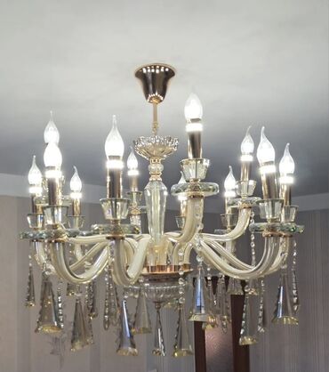 Sandıqlar: Çılçıraq, 10 və daha çox lampa, Şüşə