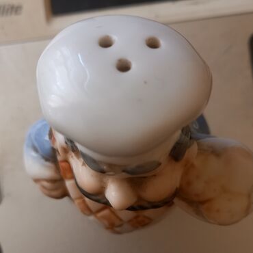 Duz istiot qabları: Farfor duz qabı satılır. - Duz qabı Quba şəhərindədir. - Şamaxinkaya — 14