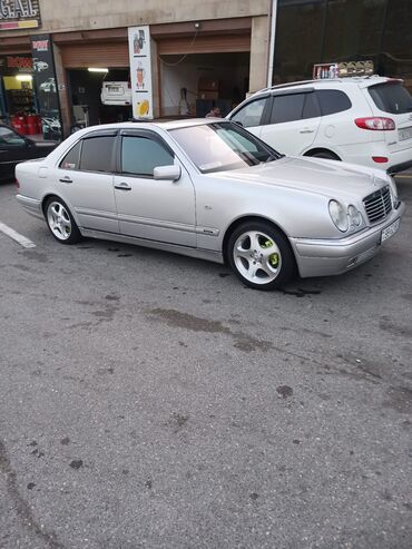 Mercedes-Benz: Mercedes-Benz E-Class: 2 l | 1998 il Sedan — 2