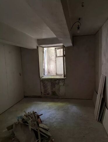 аренда помещения ахунбаева: Сдается в аренду нежилое помещение в цокольном этаже жилого дома с