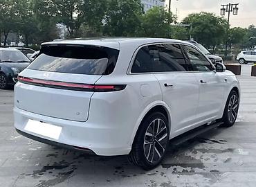 Lixiang: Lixiang L7: 2024 г., 1.5 л, Автомат, Газ — 2