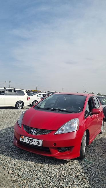 Honda Fit: 2008 г., 1.5 л, Автомат, Бензин, Хэтчбэк