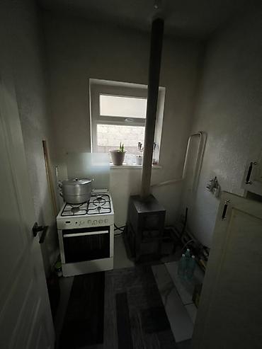 Продажа коттеджей и домов: 🚨 Срочно продается дом в Кызыл-Аскере! 🏡 Дом в хорошем состоянии 💰 — 20