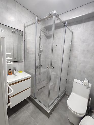 Душевые перегородки и ограждения: Душевые ограждения и перегородки из закалённого стекла на заказ. - — 19