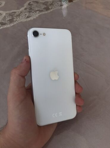 soğan çəkən: IPhone SE 2022, Ağ