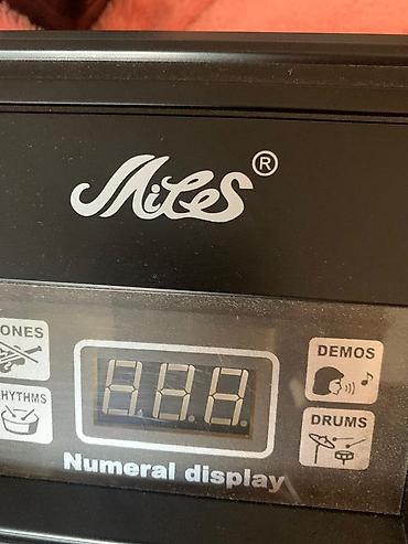 electro: Miles elektron klaviatura – model MDB-530 — 2