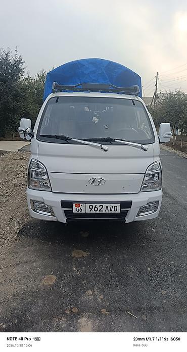 volk racing: Грузовой автомобиль Hyundai Porter II с бортовой платформой и высоким — 1