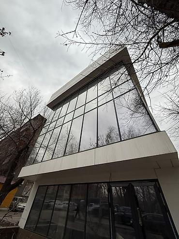 Аренда зданий: Современное отдельно стоящее здание с панорамным остеклением - Тип — 8