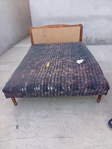 hamam dizaynlari: Taxta çarpayı – klassik dizayn - Ölçü: təxmini iki nəfərlik (standart — 3