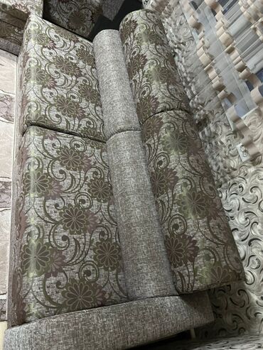 Угловые диваны: Продаю угловой диван, использовали только в летний период, практически — 2