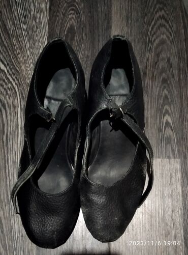 обувь для танцев: Туфли 39