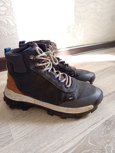 обувь для охоты: Детские ботинки Zara, размер 37. - Модель: треккинговые