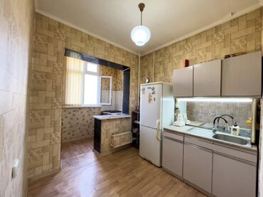 средний джал квартира: 3 комнаты, 61 м², 105 серия, 8 этаж, Старый ремонт