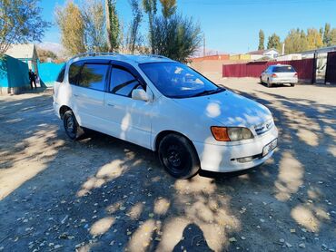 Toyota: Toyota Ipsum: 2001 г., 2 л, Автомат, Бензин, Минивэн