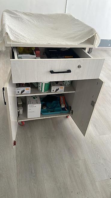 Инструменты и тележки для инструментов: Набор стоматологических инструментов и принадлежностей. Состав: - — 16