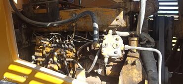 Погрузчики: Погрузчик, 2012 г., Колесный, Фронтальный — 5