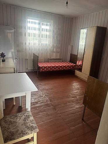 kiray: Kirayə verilən 1 otaqlı mənzil (ayrı girişli) Xüsusiyyətlər: - Geniş — 2