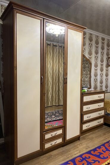детская люлька: Спальный гарнитур, Б/у, Шкаф, цвет - Бежевый