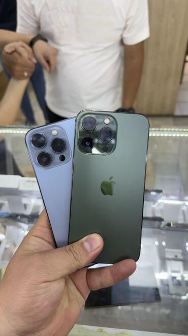 Apple iPhone: IPhone 13 Pro, Б/у, 256 ГБ, Alpine Green, Защитное стекло, Чехол, 85 %