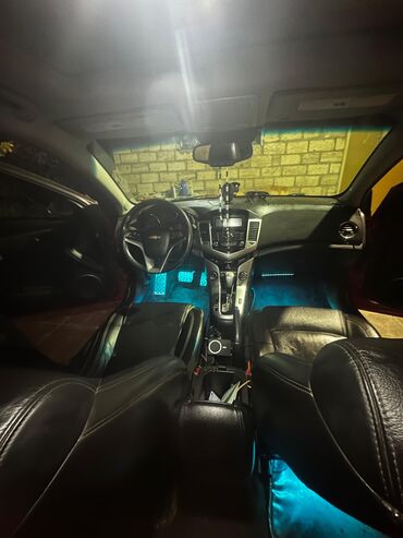 Chevrolet: Chevrolet Cruze LTZ sedan - Korpus: parlaq qırmızı, 4 qapı, arxa — 2