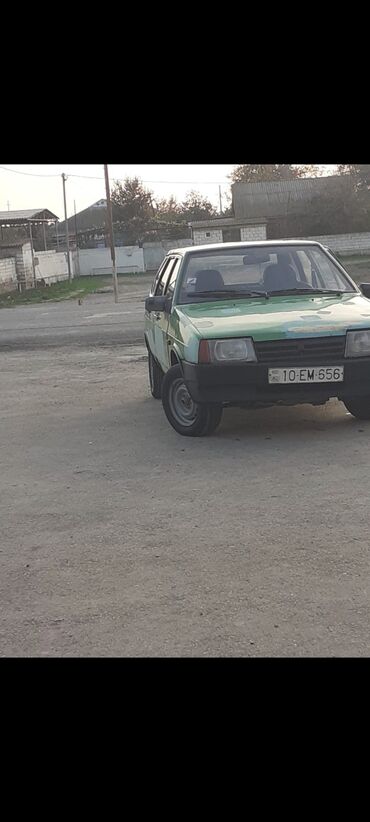 işlənmiş təkərlərin satışı: VAZ (LADA) 2109: 1.5 l | 1989 il | 50000 km Sedan