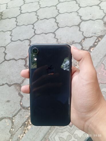Apple iPhone: IPhone Xr, Б/у, 128 ГБ, Черный, 77 %