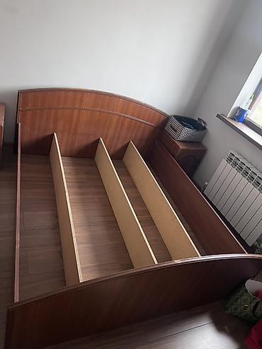 Двуспальная кровать-основание из ЛДСП с декоративной отделкой под at lalafo.kg Двуспальная кровать-основание из ЛДСП с декоративной отделкой под