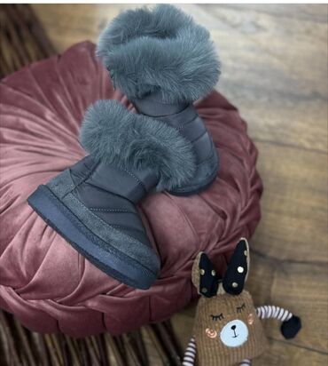 Čizme: Nove čizmice Cena 2700 Vel. od 23 do 35 broja. P/022 poručivanje u — 16