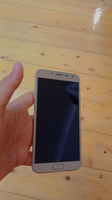 qizil terezisi: Samsung J400, 16 GB, rəng - Qızılı