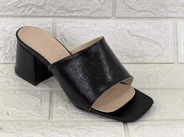 Sandale: AKCIJA
1700din.
roba sa Kosova — 4