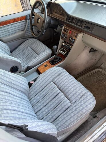 Mercedes-Benz: Mercedes-Benz W124: 1989 г., 2.3 л, Механика, Бензин, Универсал — 11