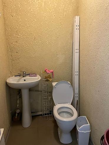 Продажа магазинов: Продажа магазинов В жилом доме, 66 м², Старый ремонт, Отдельный вход, 1 этаж — 8