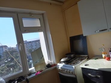 Kiraye verilir 2 mkr 4 cu mertebe.metbex mebeli var sade temirli