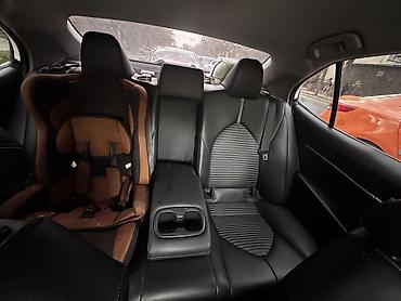 автомаи: Toyota Camry: 2021 г., Автомат, Бензин, Седан — 3
