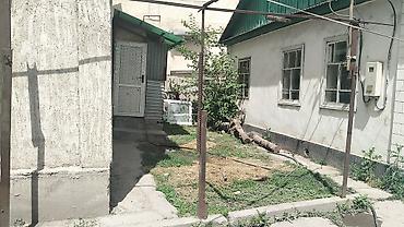 Продажа коттеджей и домов: Продаётся дом с двором Описание участка: - Закрытый двор с бетонными — 4