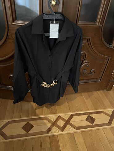 Рубашки и блузы: XL (EU 42), цвет - Черный
