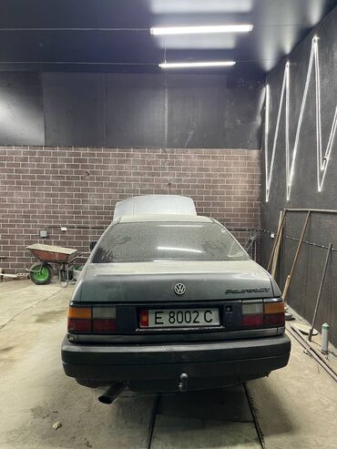 набор ключей в чемодане цена: Volkswagen Passat: 1991 г., 1.8 л, Механика, Бензин, Седан