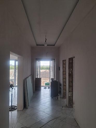 rayal formasinda hovuz: Layihə planı – 1 mərtəbəli fərdi yaşayış evi Ümumi ölçülər: - Evin — 9