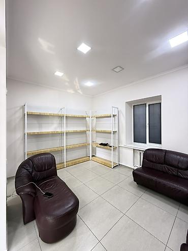 Аренда помещений свободного назначения: Сдается коммерческое помещение по первой линии, по улице Ахунбаева — 4