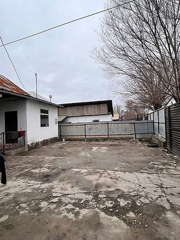 Продажа коттеджей и домов: Дом с двором и хозяйственными постройками - Отдельно стоящий — 4