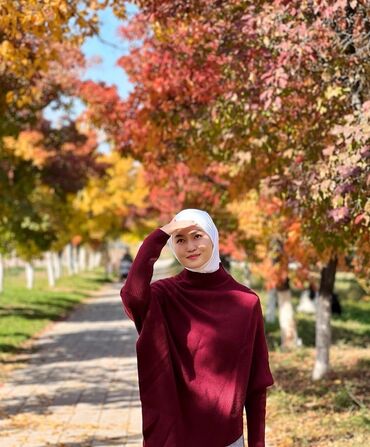 бордовая водолазка: Мен 1жылдык тажрыйбасы бар СММ адиси Жаңылай.1жыл ичинде көптөгөн