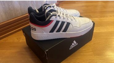 утепленные мужские ботинки: Красовки мужские Adidas оригинал размер US 9,5 одевали один раз в