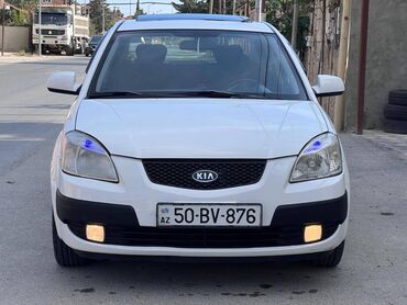 kia kupe: Kia Rio: 1.6 l | 2009 il Sedan