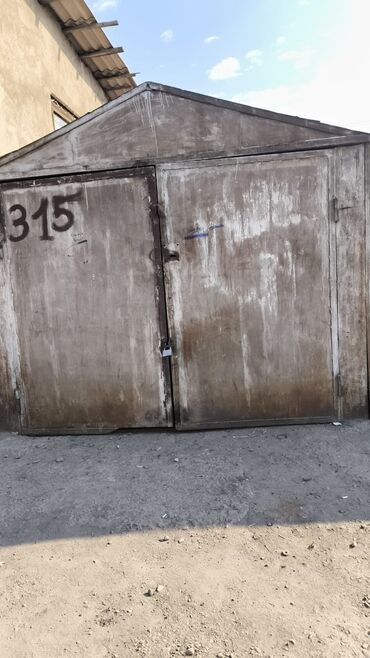 меняю с моей доплатой: 18 м², Металлический