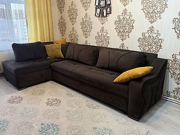 Ev və bağ: 1600 manata alınıb, keyfiyyətli materiallarla işlənib. Açılanda taxt — 2